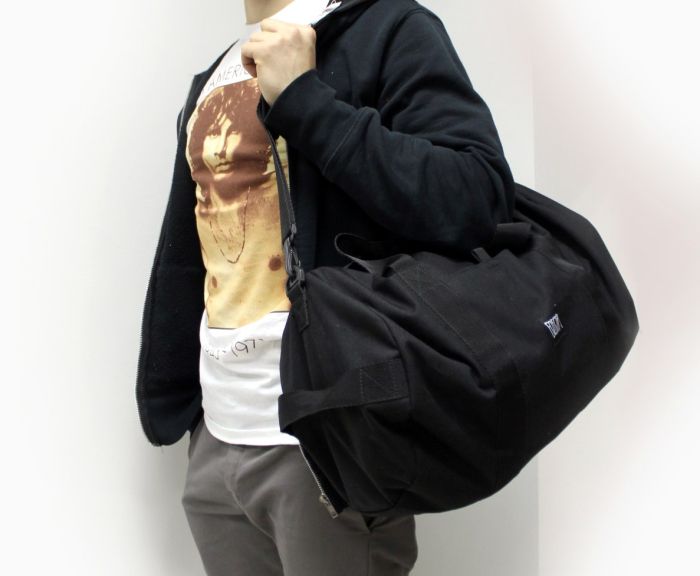 Сумка Eclectik Middle Duffel Bag - Black онлайн