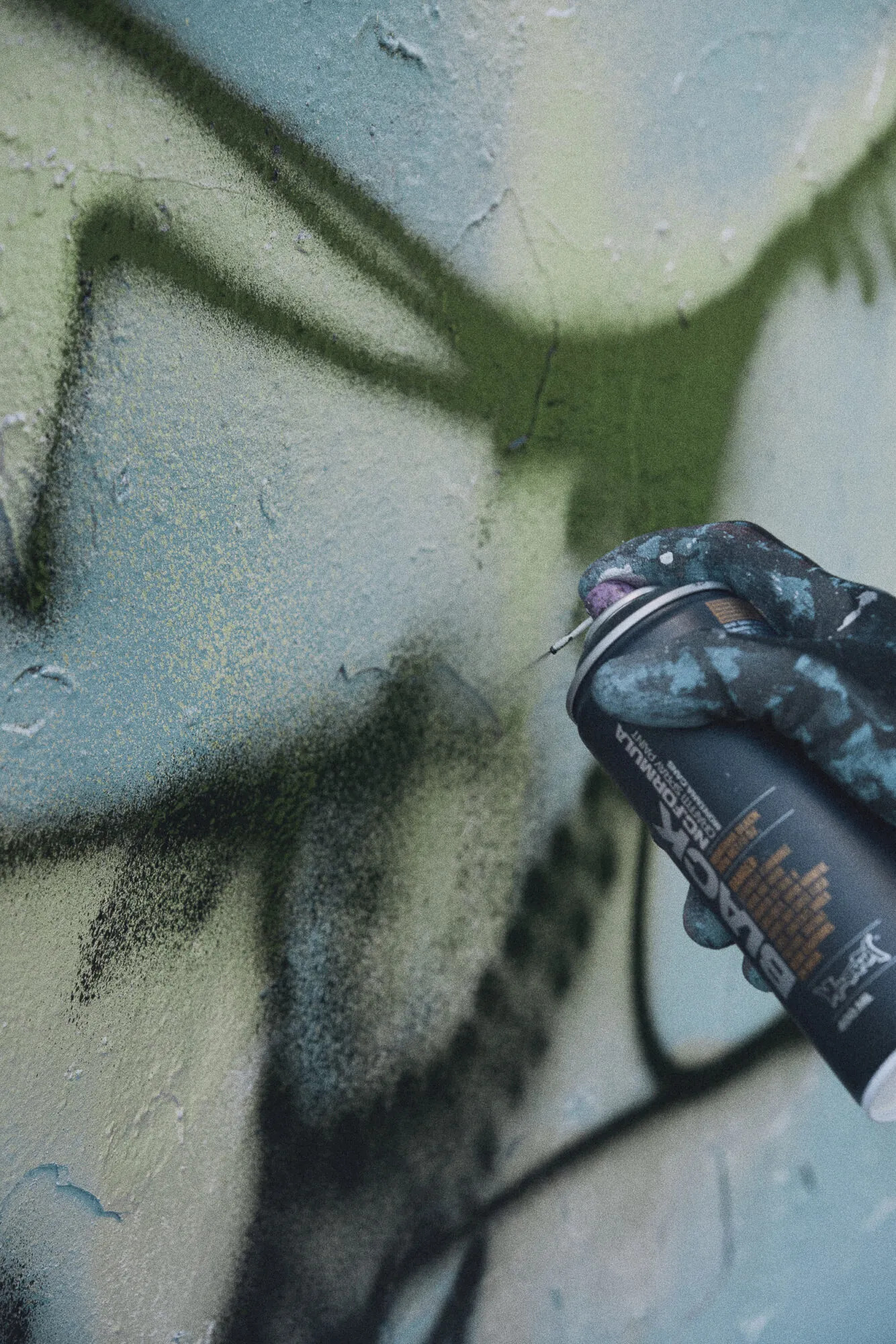 Аерозольна фарба для металу, фарба в балончиках для металу, спрей-фарба для металевих поверхонь купити в CANS графіті маркет