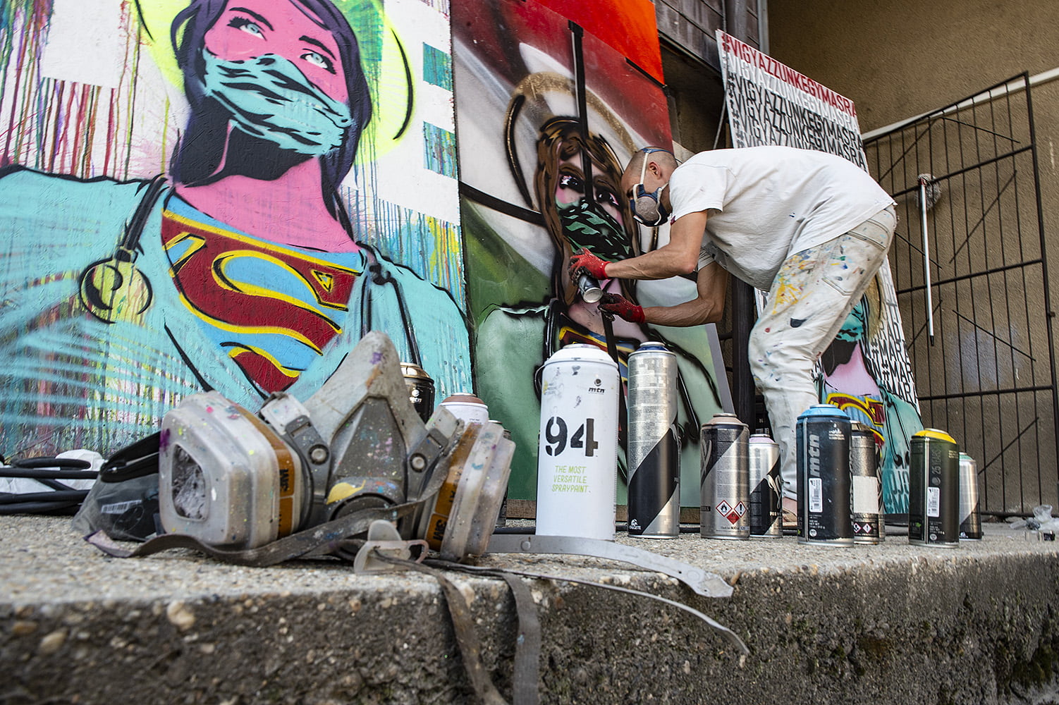 CANS графіті шоп - балончики для графіті, графіті бук, графіті література, кепи для графіті, маска графіті, респіратор 3М