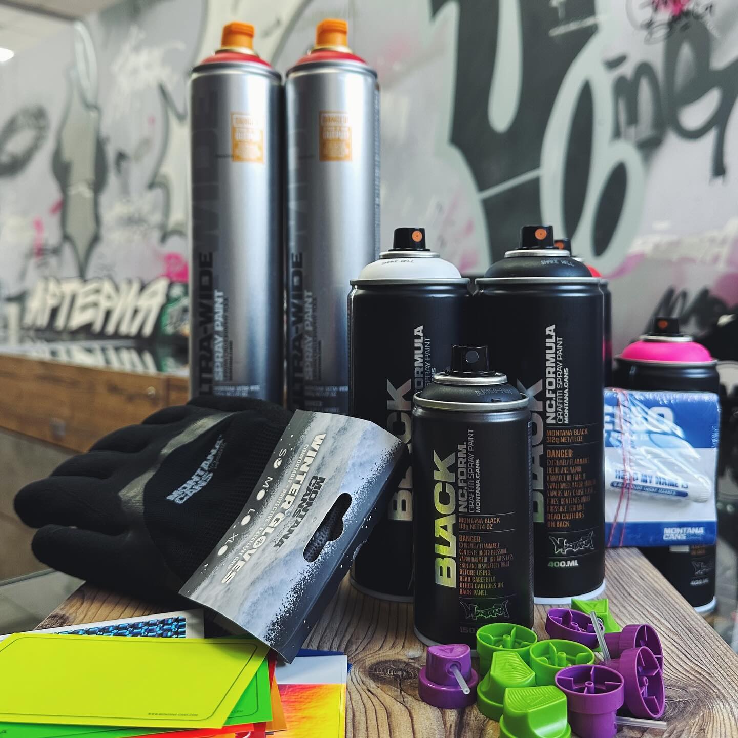 CANS графіті шоп - балончики для графіті, графіті бук, графіті література, кепи для графіті, маска графіті, респіратор 3М