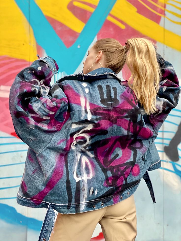 Магазин CANS.COM.UA - фарба для графіті купити, аерозольна фарба в балончиках для тканини, фарба для тканини в балончиках недорого, професійні матеріали для розпису тканин 