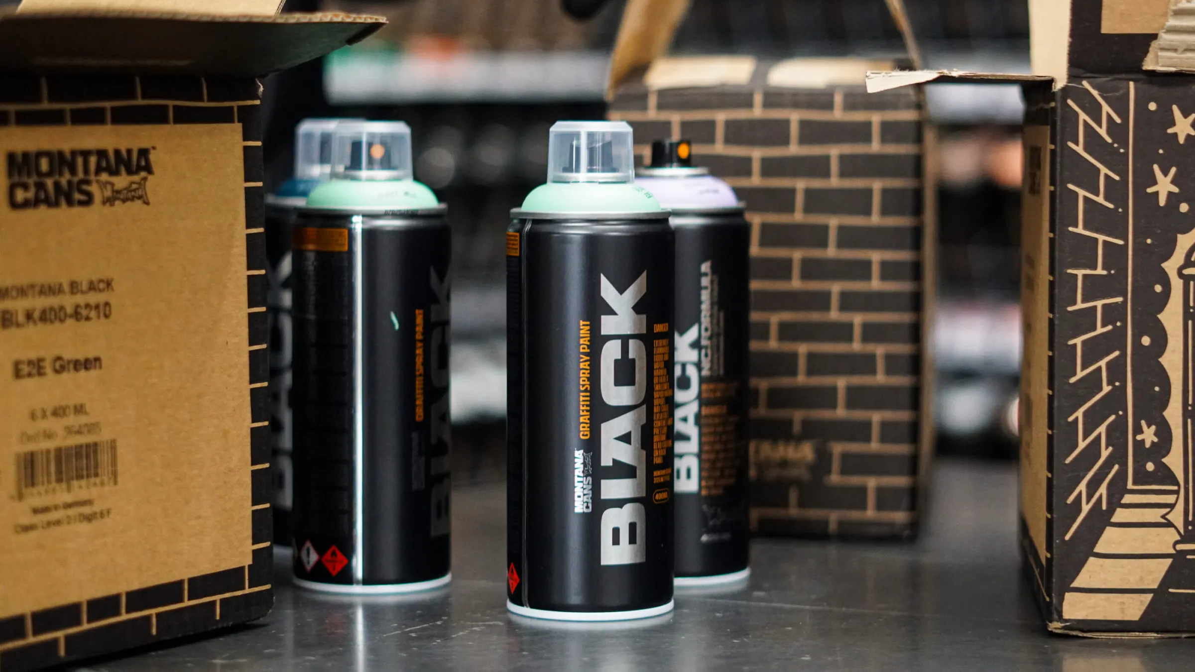 Купити montana black, montana cans, montana фарба, montana spray paint, black montana, montana-cans в графіті шоп CANS COM UA