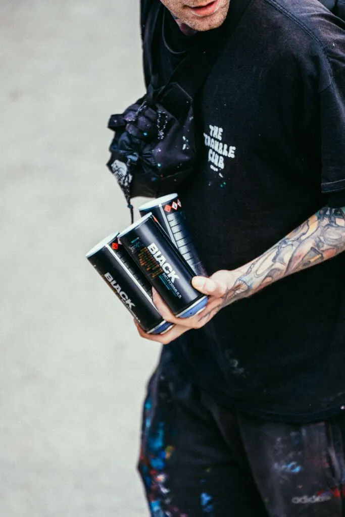 Купити montana black, montana cans, montana фарба, montana spray paint, black montana, montana-cans в графіті шоп CANS COM UA