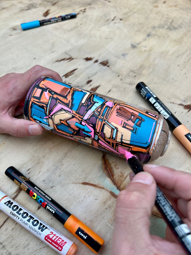 Купити в CANS SHOP магазин графіті - маркери для графіті, вуличні маркери, акварельні маркери, акрилові маркери, каліграфічні маркери, маркери на спиртовій основі, маркери для скетчів