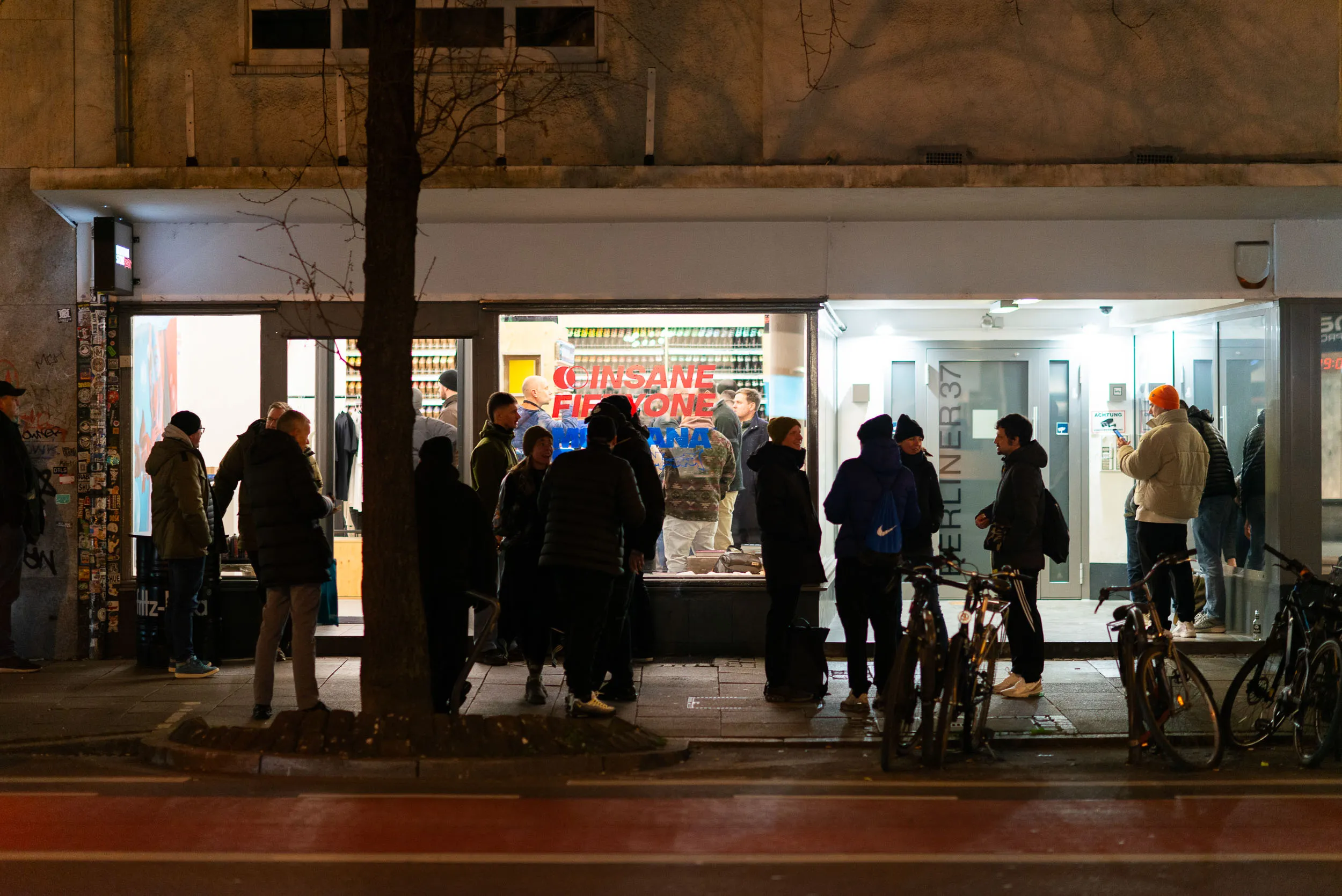 Графіті маркет CANS - montana black, montana cans, montana фарба, montana spray paint купити онлайн